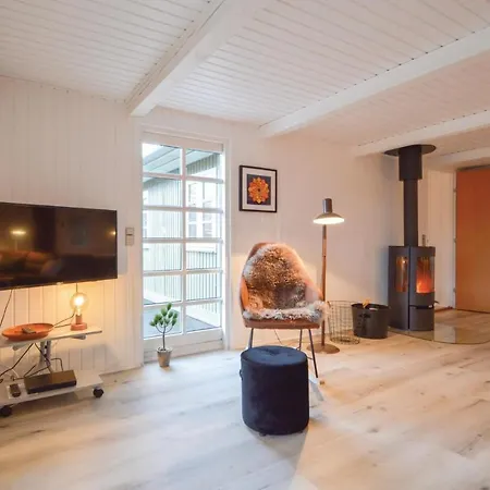 Five-bedroom Holiday In Romo Bolilmark